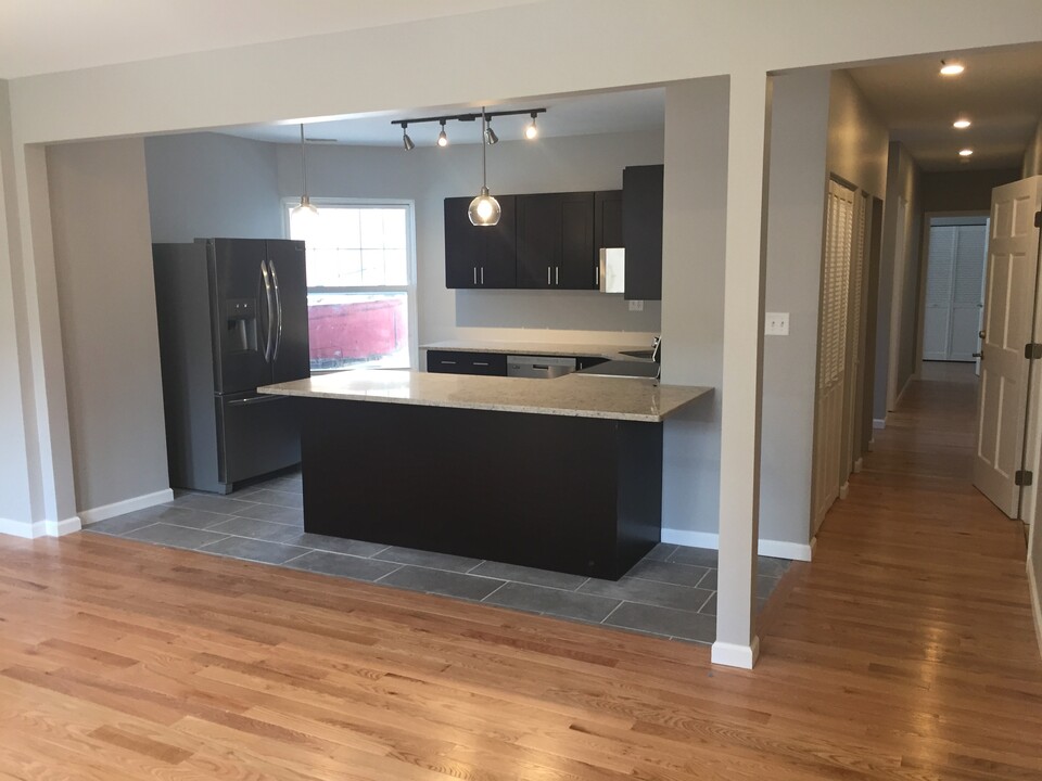 136 E 8th Ave, Unit Apt. 1 in Homestead, PA - Foto de edificio