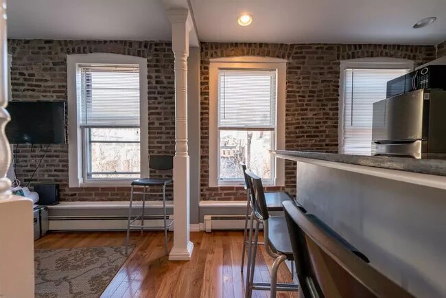 15A Garden St, Unit 2 in Boston, MA - Foto de edificio - Building Photo
