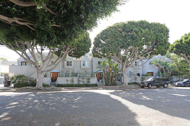 1710 California Ave in Santa Monica, CA - Building Photo - Building Photo