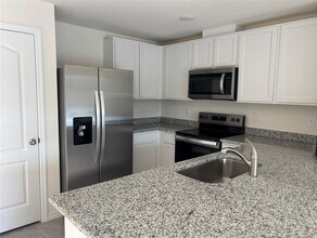 526 Zinfandel Dr in Daytona Beach, FL - Building Photo - Building Photo