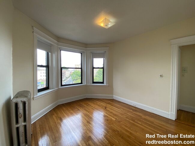 1152 Commonwealth Ave in Boston, MA - Building Photo - Building Photo