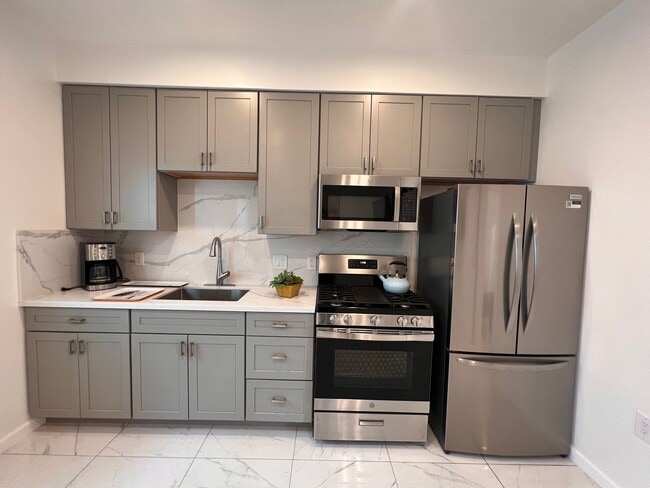 property at 8121-8127 Winter Gdns Blvd