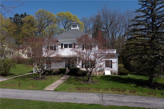 40 Lakeview Cir