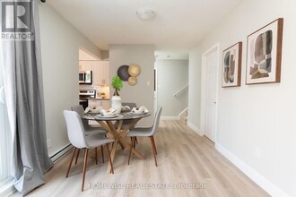 240-240 Ormond Dr in Oshawa, ON - Building Photo - Building Photo