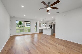 150 Roaming Rock Trl in San Marcos, TX - Building Photo - Building Photo
