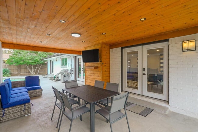 3751 Ridgeoak Way