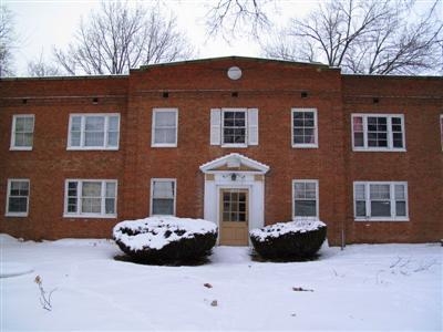 1847 Lee Blvd in East Cleveland, OH - Foto de edificio