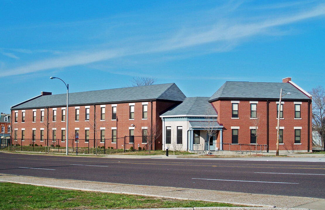 1939 Sullivan Ave in St. Louis, MO - Building Photo