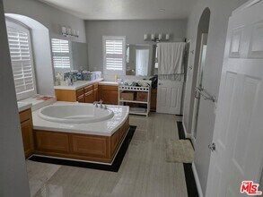 23 Vía De La Valle in Lake Elsinore, CA - Building Photo - Building Photo