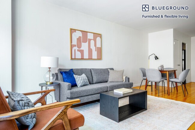 145 4th Ave in New York, NY - Building Photo - Building Photo