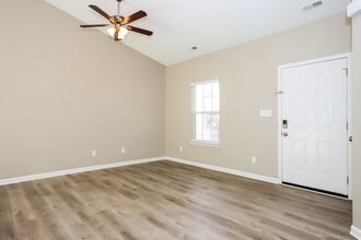 107 Peterborough Dr in Mooresville, NC - Foto de edificio - Building Photo