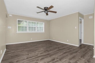 508 W Baylor St in Ennis, TX - Building Photo - Building Photo