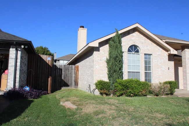 3133 Walingford Dr in Grand Prairie, TX - Building Photo - Building Photo