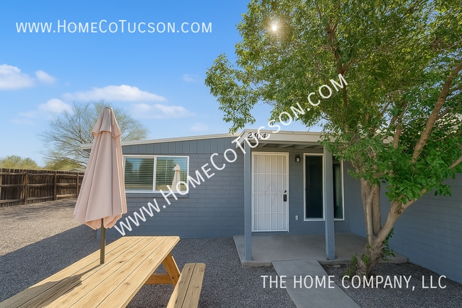 2404 E Cameron Vista in Tucson, AZ - Building Photo - Building Photo