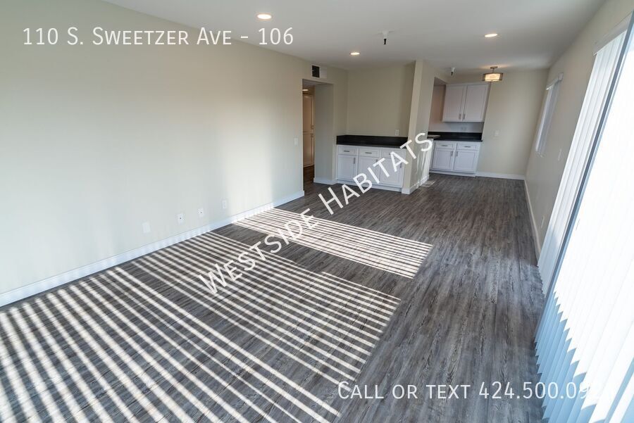 110 Sweetzer Ave in Los Angeles, CA - Building Photo