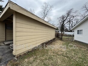 8326 Midwood Ave in Berkeley, MO - Building Photo - Building Photo