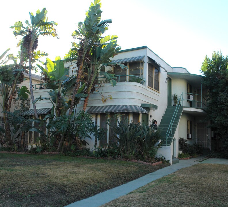 10720 Camarillo St in North Hollywood, CA - Building Photo
