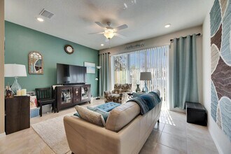 5312 Sylvester Loop in Tampa, FL - Building Photo - Building Photo