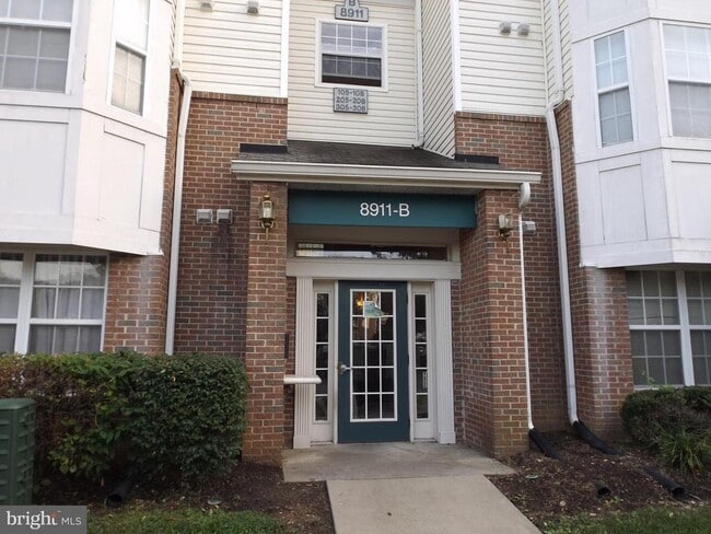 property at 8911 Town Center Cir