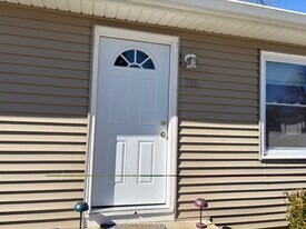 311 4th Ter, Unit A in Smithville, MO - Building Photo