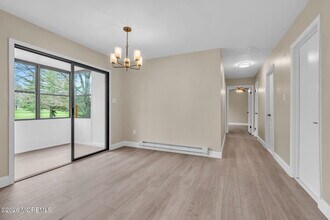 168 Amberly Dr in Englishtown, NJ - Building Photo - Building Photo