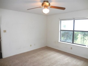 601 Wolftrap in Denton, TX - Foto de edificio - Building Photo