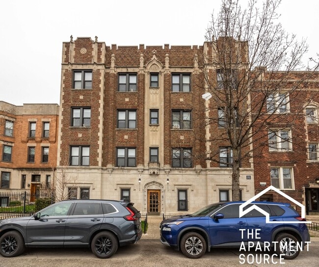 property at 948 W Cuyler Ave