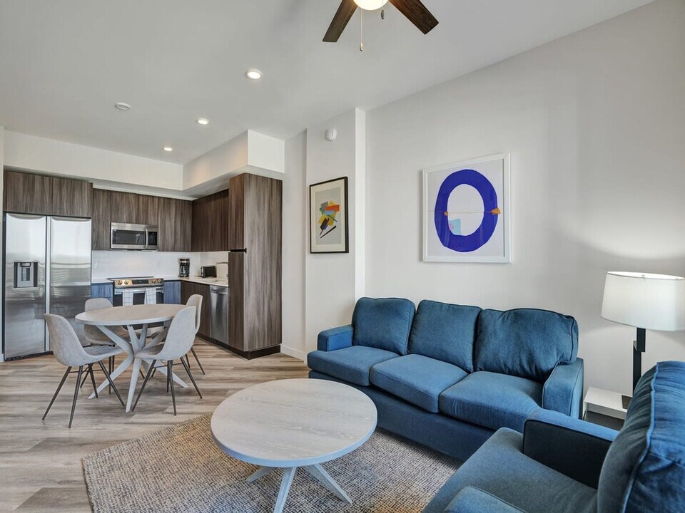 9600 S Dixie Hwy in Miami, FL - Building Photo