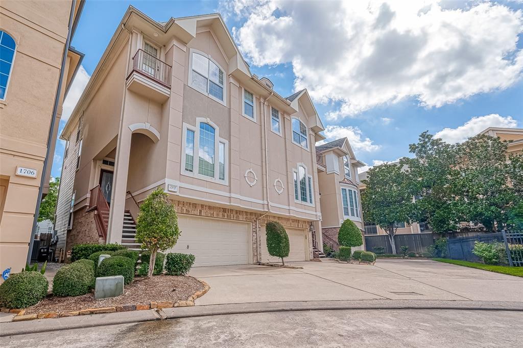 2150 Stacy Knoll in Houston, TX - Building Photo