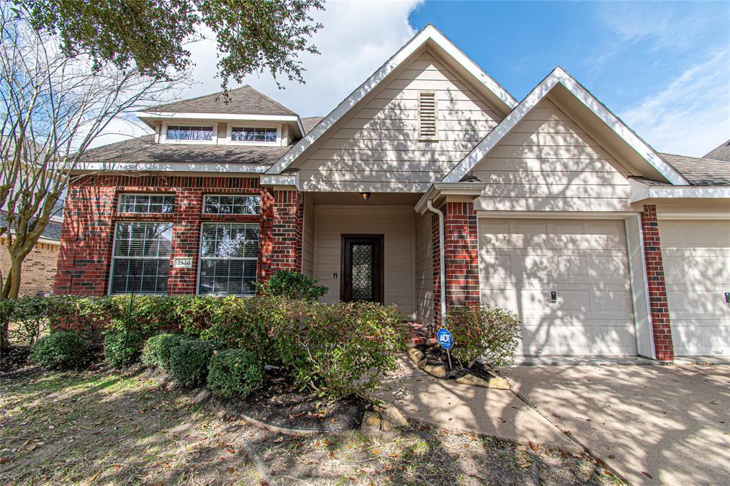 2520 Winged Dove Dr in League City, TX - Building Photo