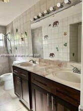 2418 Liberty St in Hollywood, FL - Foto de edificio - Building Photo