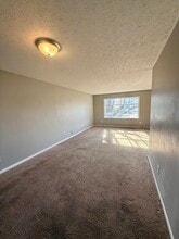 388 S Eagle Creek Dr in Lexington, KY - Building Photo - Building Photo