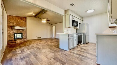 3717 102nd St in Lubbock, TX - Building Photo - Building Photo