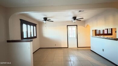 995 Gloria St in El Paso, TX - Building Photo - Building Photo