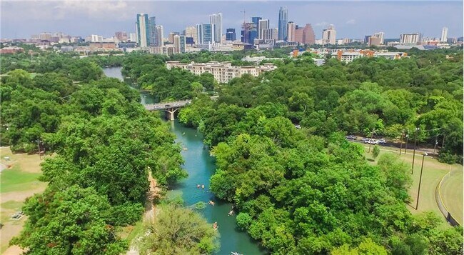 6001 Ed Bluestein Blvd in Austin, TX - Building Photo - Building Photo