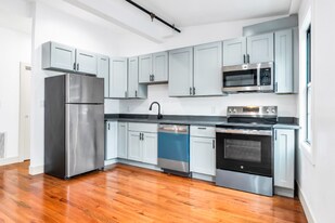 2 Charles St in Methuen, MA - Building Photo