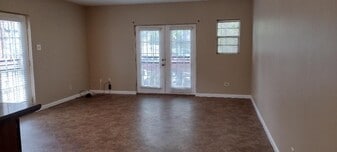 1361 Vance Ave, Unit Cottage