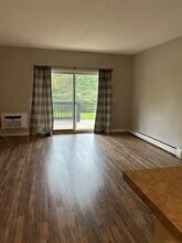 114 Balance Rock Rd in Seymour, CT - Building Photo - Building Photo