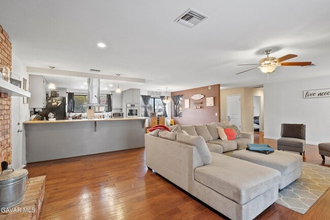 42807 Sachs Dr in Quartz Hill, CA - Building Photo - Building Photo
