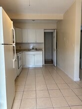 209 NW 28th Ave, Unit F in Fort Lauderdale, FL - Foto de edificio - Building Photo