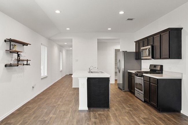 22454 Forest Gorge Ln in Spring, TX - Foto de edificio - Building Photo