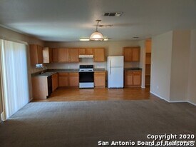 8163 Heights Valley in Converse, TX - Building Photo