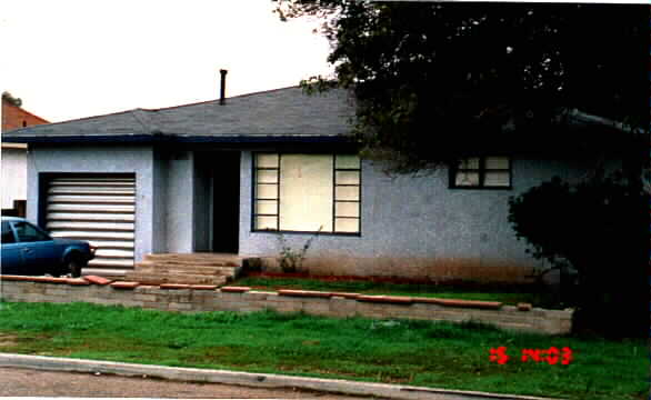 2579-25791/2 Colonia Ave in Oxnard, CA - Foto de edificio - Building Photo