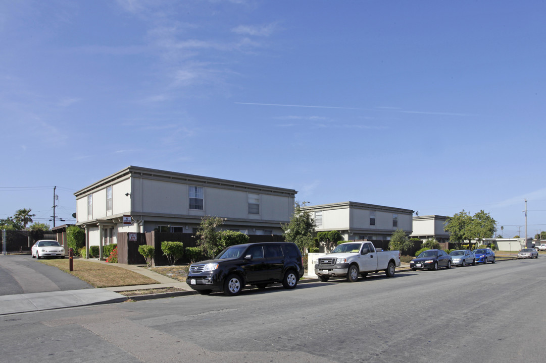 Crescent Apartments in Salinas, CA - Building Photo