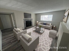 4465 E Pikes Peak Ave in Colorado Springs, CO - Building Photo - Building Photo