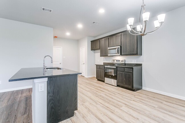 5609 McLanahan Ln in Crowley, TX - Building Photo - Building Photo