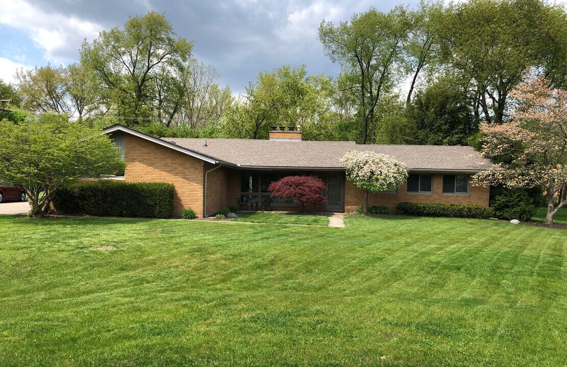 5799 Blandford Ct in Bloomfield Hills, MI - Building Photo