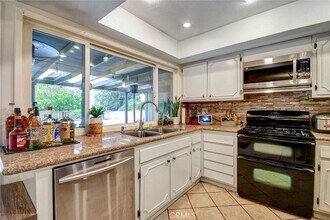 302 Briar Creek Rd, Unit 05-207 in Diamond Bar, CA - Foto de edificio - Building Photo