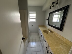 308 Northglen Dr in Hurst, TX - Building Photo - Building Photo