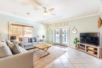 4569 Luke Ave in Destin, FL - Building Photo - Building Photo